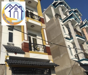 BÁN CĂN NHÀ 1 SẸC HÀ HUY GIÁP QUẬN 12, 1 TRÊT 3 LẦU, SÂN THƯỢNG