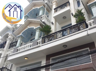 Với 4.2 tỷ có ngay nhà 60m , mặt ngõ 823 Hồng Hà thông Bạch Đằng, Hoàn Kiếm cách phố đúng 10m