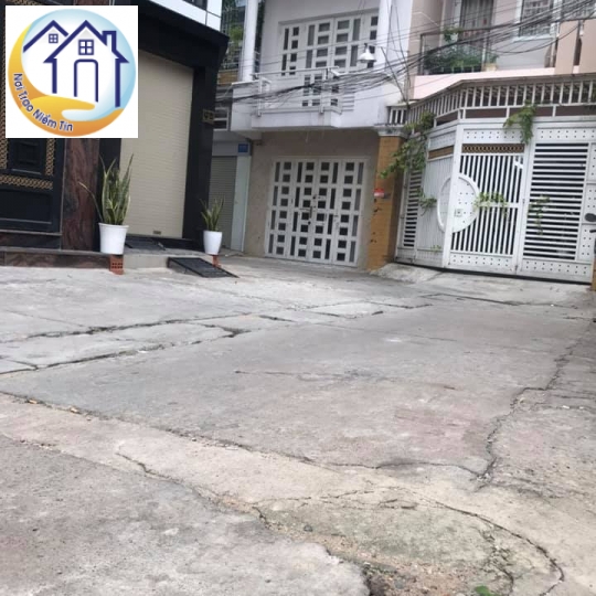 Bán nhà DT:4x17m, 1 lầu, gồm phòng khách, bếp, 2pn, 2Wc, hẻm xe hơi 6m, Nguyễn Văn Công, Gò Vấp