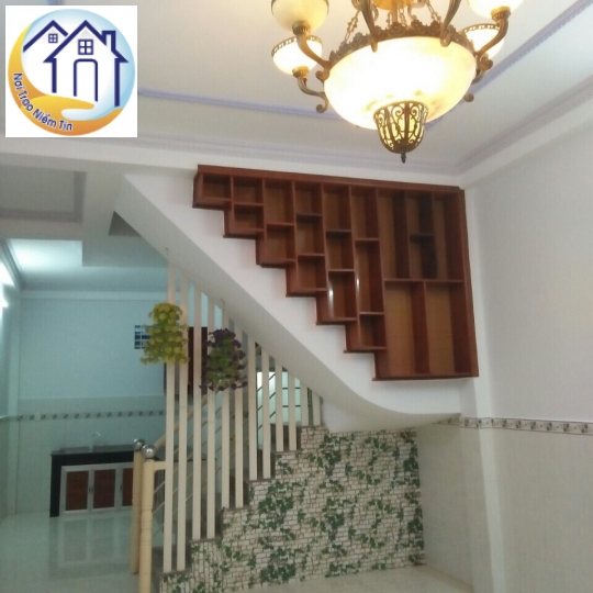 Nhà bán Thạnh Lộc 15, sổ hồng riêng, 1 lầu 3 PN, 4x13m, hẻm xe hơi, giá 2.85 tỷ, Vay bank 70%