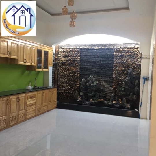 BÁN CĂN NHÀ 1 SẸC HÀ HUY GIÁP QUẬN 12, 1 TRÊT 3 LẦU, SÂN THƯỢNG