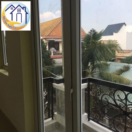 Bán gấp căn nhà 1 trệt 1 lững 2 lầu, 4 phòng ngủ, sân thượng, ngay trung tâm quận 12, Tp Hồ Chí Minh