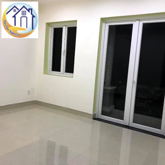 Bán gấp căn nhà 1 trệt 1 lững 2 lầu, 4 phòng ngủ, sân thượng, ngay trung tâm quận 12, Tp Hồ Chí Minh