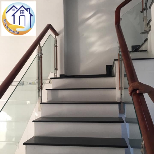 BÁN CĂN NHÀ 1 SẸC HÀ HUY GIÁP QUẬN 12, 1 TRÊT 3 LẦU, SÂN THƯỢNG