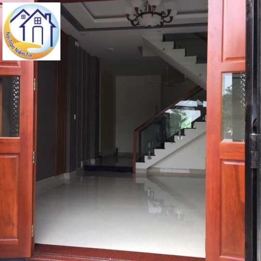 Bán gấp căn nhà 1 trệt 1 lững 2 lầu, 4 phòng ngủ, sân thượng, ngay trung tâm quận 12, Tp Hồ Chí Minh