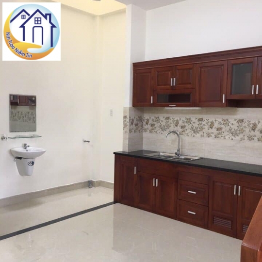 Bán gấp căn nhà 1 trệt 1 lững 2 lầu, 4 phòng ngủ, sân thượng, ngay trung tâm quận 12, Tp Hồ Chí Minh