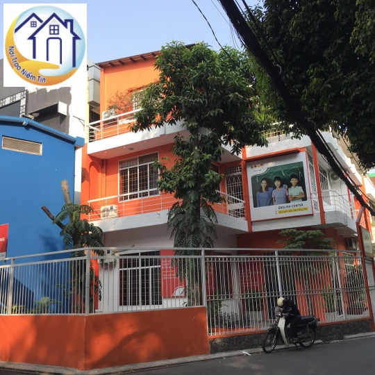 Bán biệt thự 2 mặt tiền hẻm thông CMT8 Quận 3 - Tp HCM