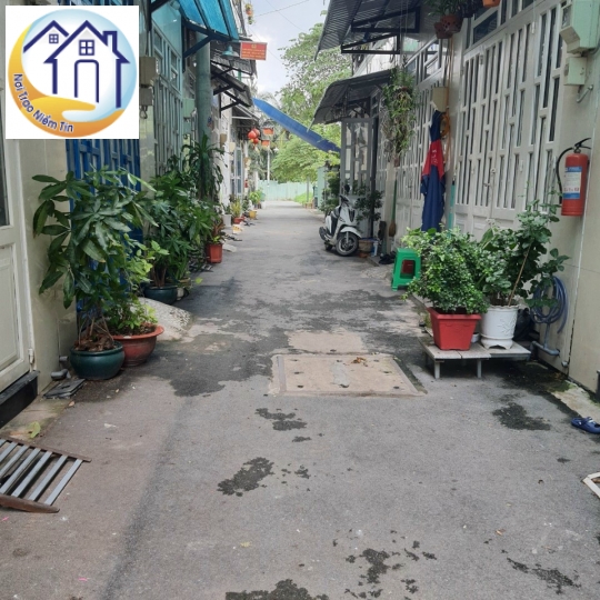 Bán nhà 1 trệt, 2 lầu, sân thượng, ngay trung tâm Quận 12, Tp HCM - LH: 0981 966 337
